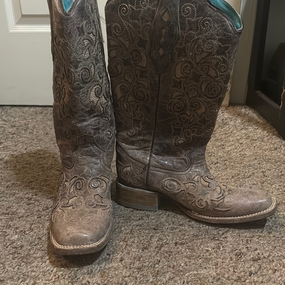 Embroidered Western Cowboy Boots